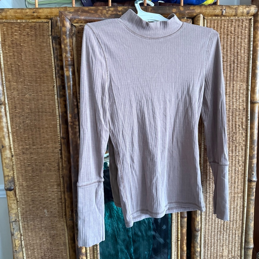 Ribbed Mock Neck Long Sleeve Top in Light Taupe